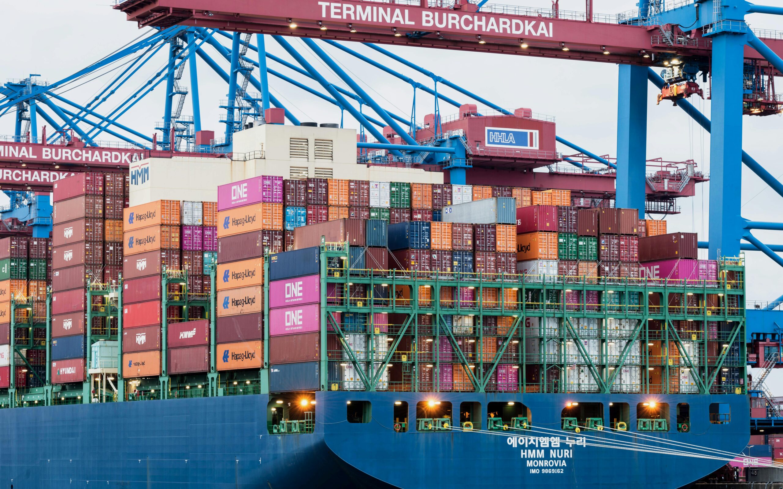 Container ship at Terminal Burchardkai, Hamburg harbor.